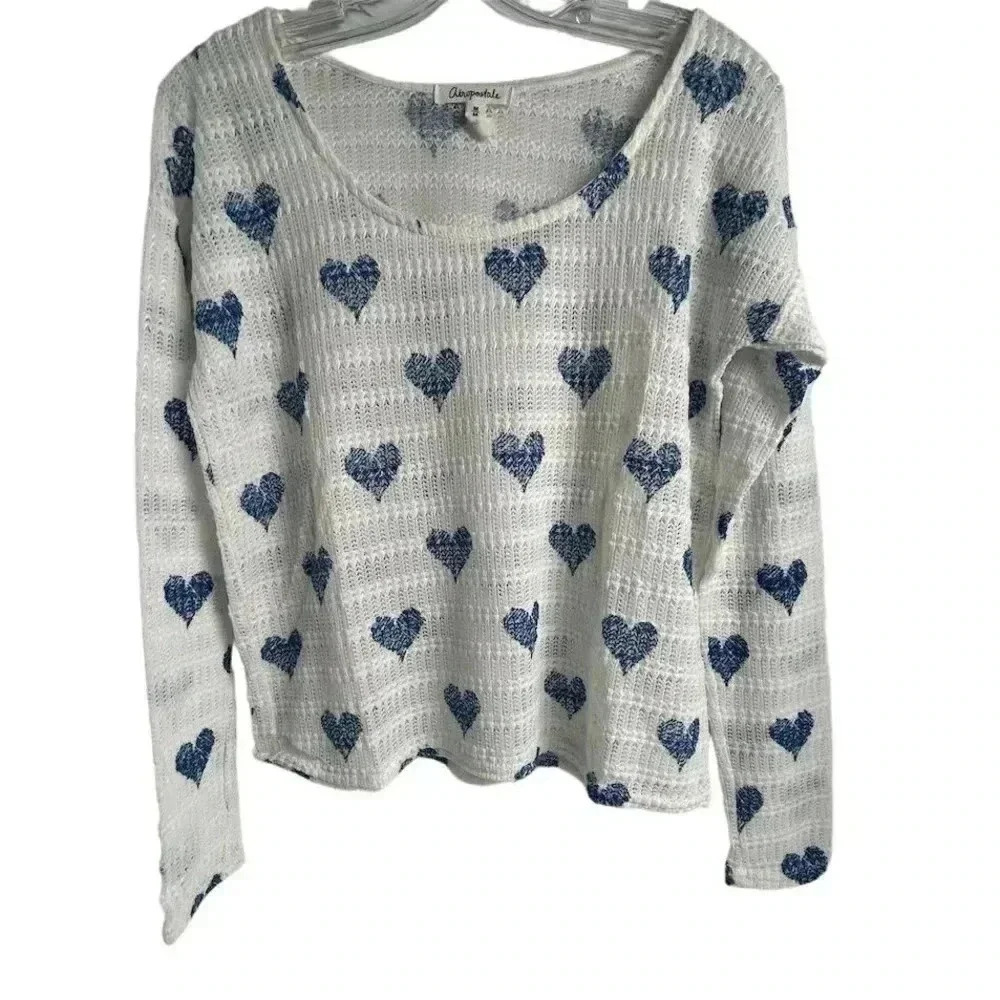 Aeropostale Women's M White Blue‎ Heart  Pullover Sweater Solid Pattern